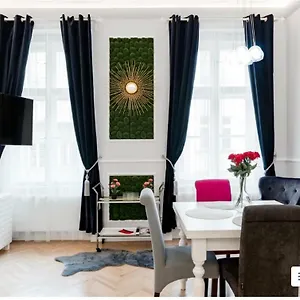 Vogue Near By Wenceslas Square Apartment